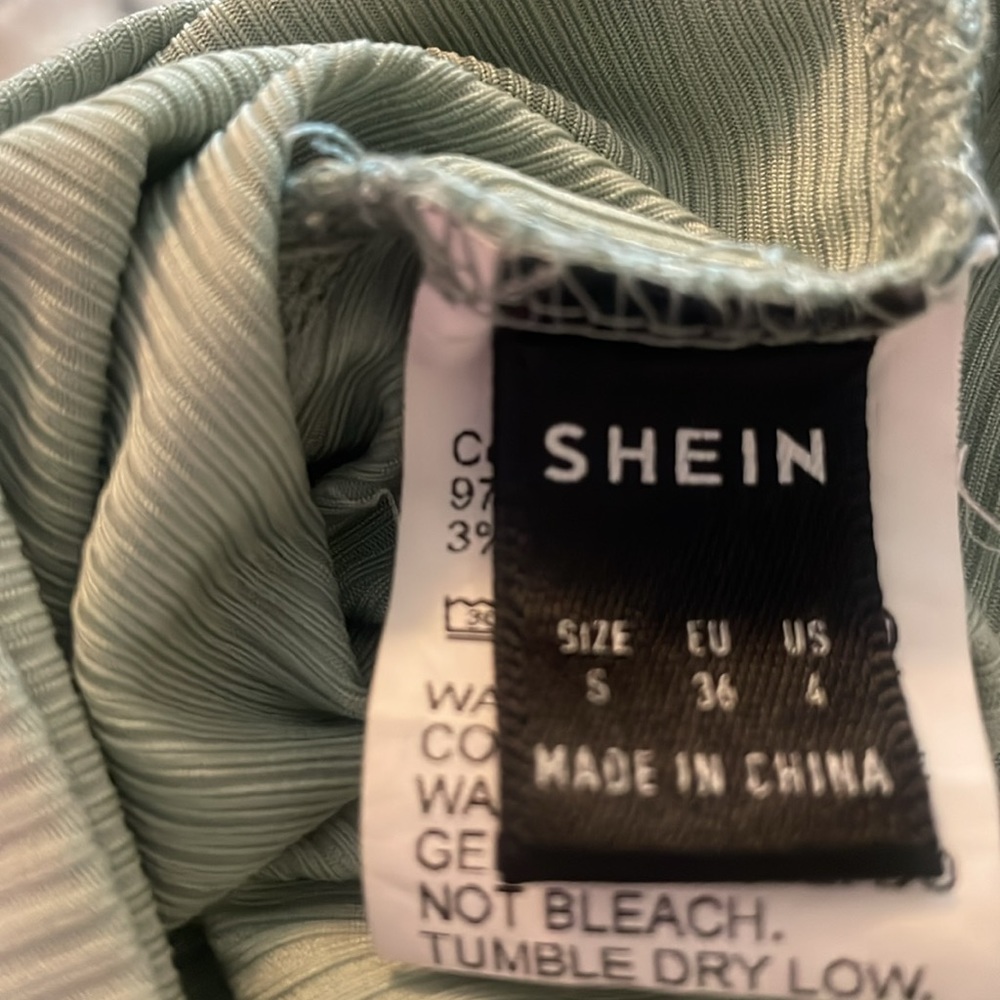 🤑SOLD🤑 SHEIN Cropped 🍄 SHROOM Tank (S)* - Picture 2 of 4